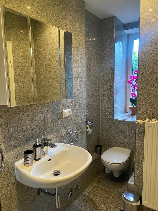 Stilvolles, Neues Apartment Mit Balkon In באמברג מראה חיצוני תמונה